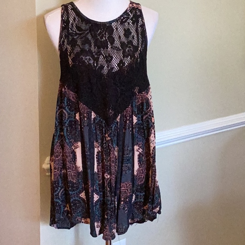 Free People tunic/dress size SP the yoke is beautiful crocheted lace work